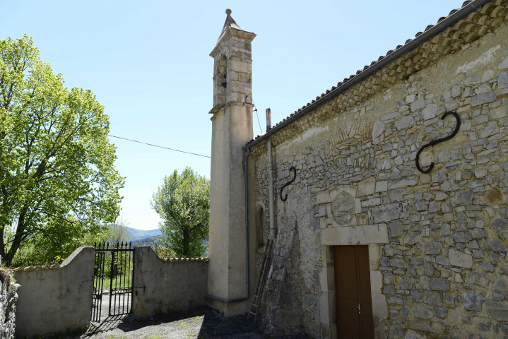 Lesches-en-Diois.- Le temple.