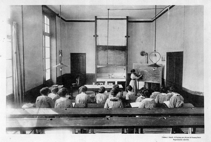 Valence.- La salle de chimie de l'École Normale d'institutrices.