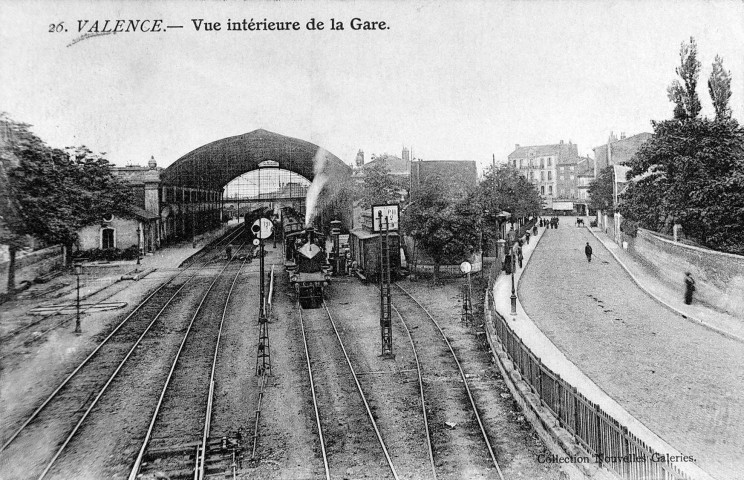 Valence.- Train gare, avant les travaux d'agrandissement et de rénovation de 1908.