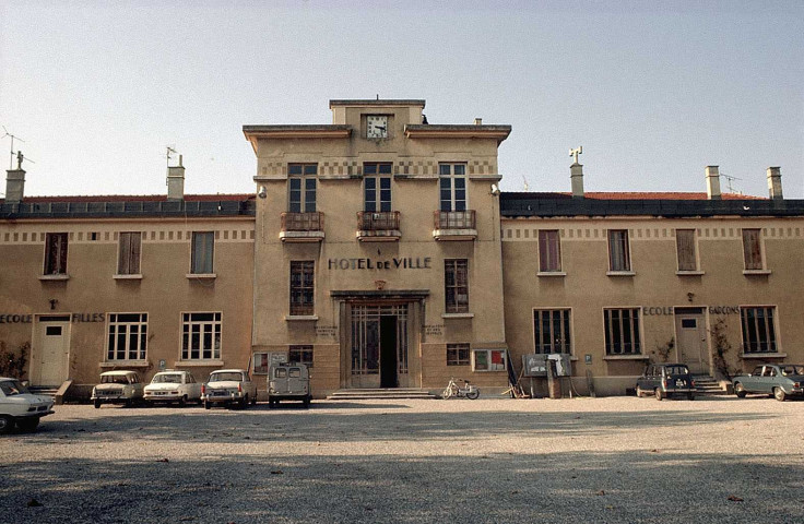 Saint-Marcel-lès-Valence.- L'école et la mairie.