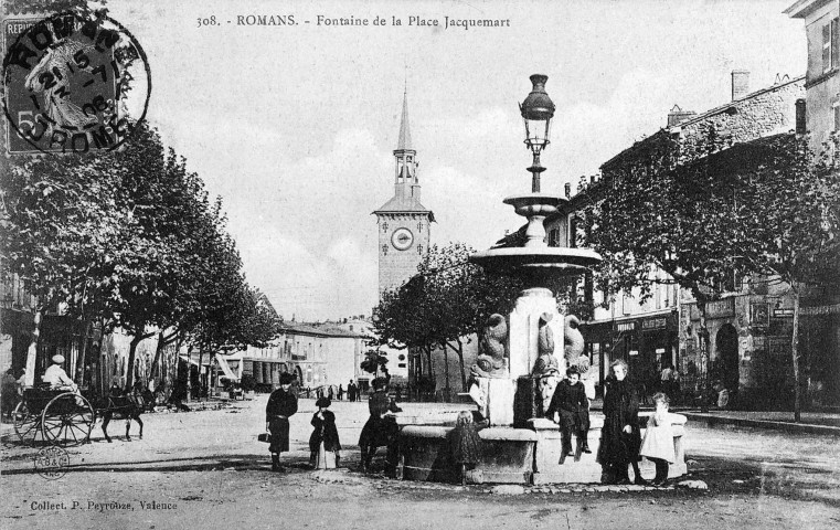 Romans-sur-Isère. - Fontaine de la Place Jacquemart.