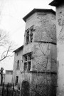 Anneyron. - La tour d'escalier du château de Larnage.