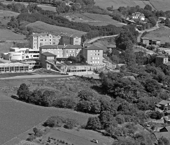 Châteauneuf-de-Galaure.- Vue aérienne de l'Institution religieuse de jeunes filles.