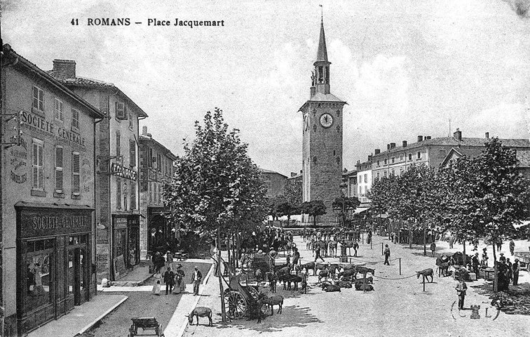 Place Jacquemart un jour de marché.