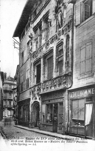 La Maison des Têtes, Grande-Rue.