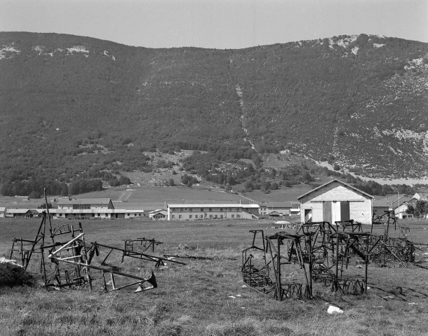 Vassieux-en-Vercors.- Carcasses des planeurs allemands tombés en 1944.