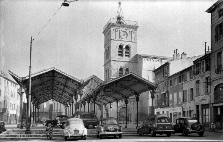 Valence. - La place Saint-Jean.