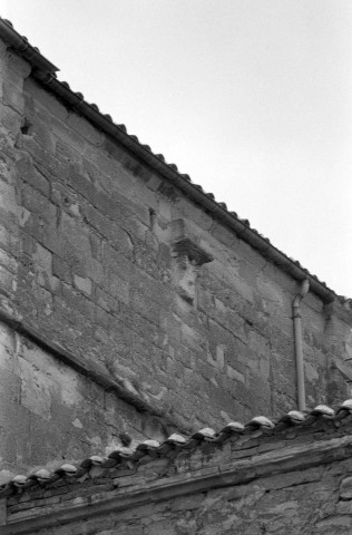 Anneyron. - Éléments de l'ancien clocher à la croisée des transepts de l'église Notre-Dame.