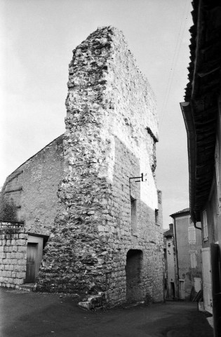 Beaufort-sur-Gervanne.- Les remparts.