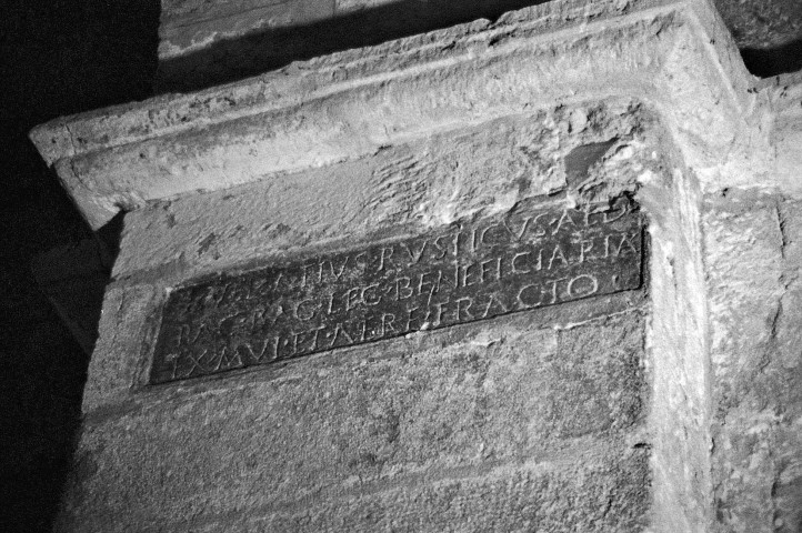 Sainte-Jalle.- Détail du pilier du transept nord de l'église Notre-Dame de Beauvert.