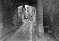 Pontaix.- Ruelle du village.
