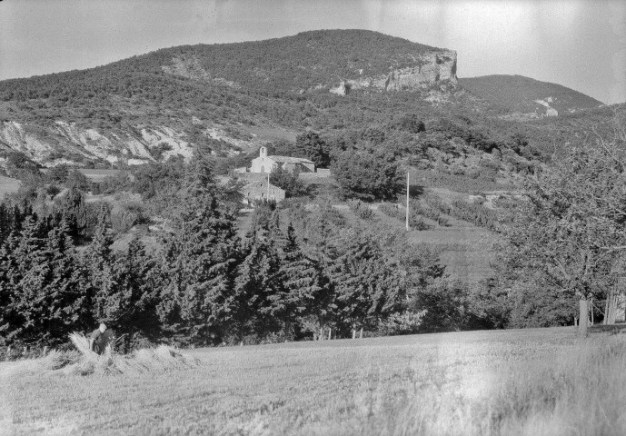 La Roche-Saint-Secret-Béconne. - La chapelle Notre-Dame de l'Assomption de Béconne.
