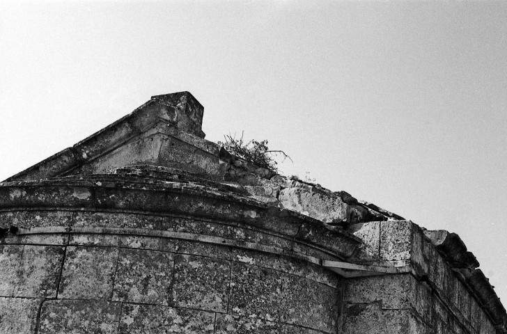 Saint-Paul-Trois-Châteaux.- Détail du chevet de la chapelle Sainte-Juste.