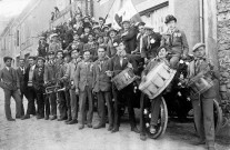 Jeunes gens de la classe de 1931.