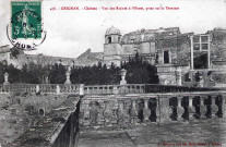 La deuxième cour d'honneur avant restauration, vue des terrasses.