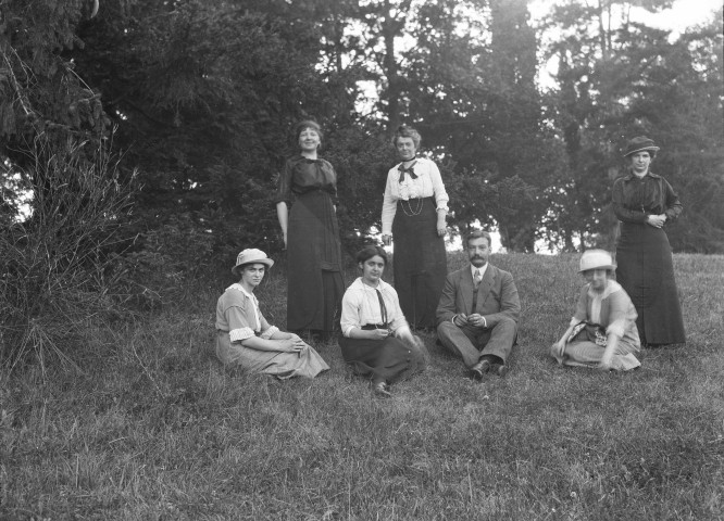 Charols, château de Salettes. - Geneviève Bizalion, Joseph Paturle, Rachel Champin et Joséphine Nicolet.