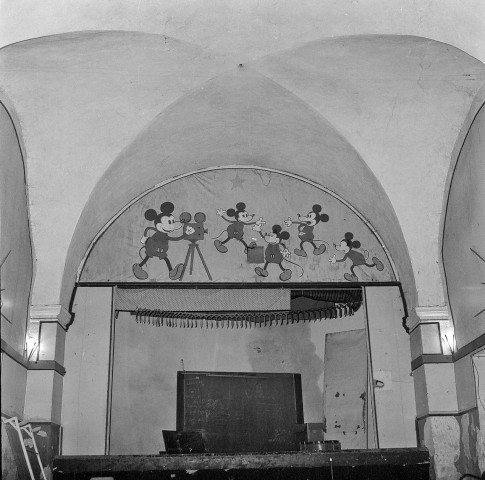 Étoile-sur-Rhône.- Intérieur de la chapelle des Pénitents Blancs.