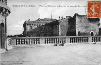 Rochegude.- La terrasse du château.