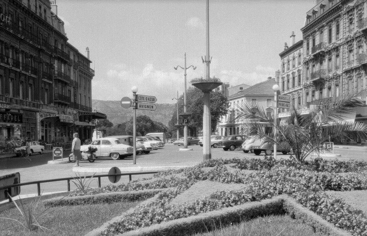 Valence.- Place de la République.