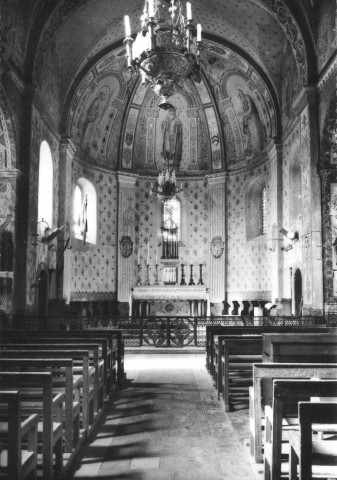L'intérieur de l'église Saint-Paulin.