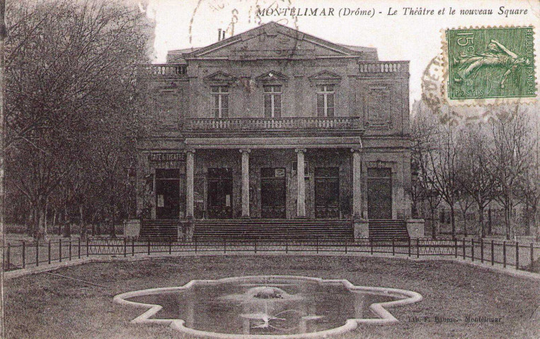 Le théâtre.