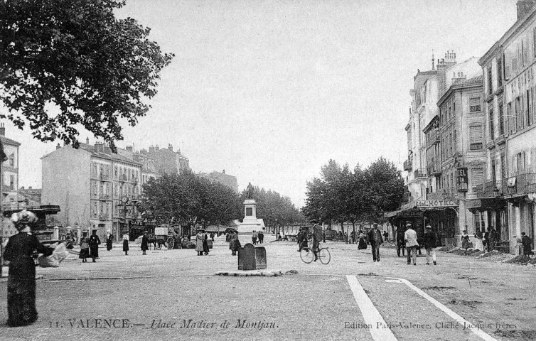 Place Madier-de-Montjau, l'actuelle place Leclerc.