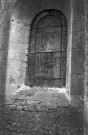 Saint-Marcel-lès-Sauzet. - Fenêtre du chevet de l'église Saint-Marcel.