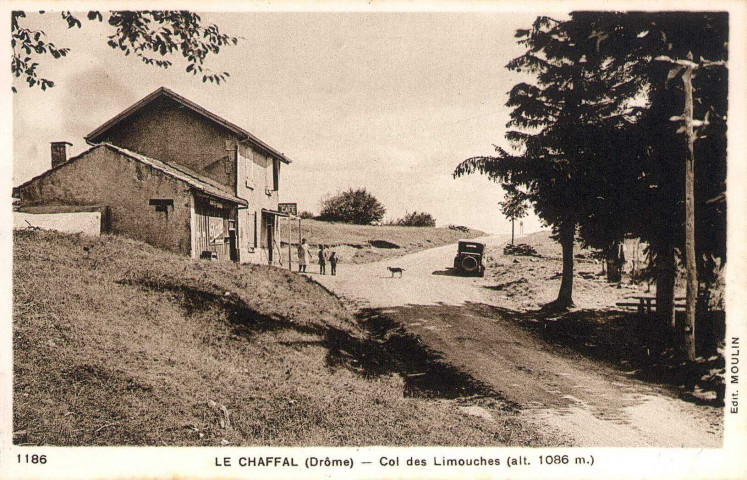 Châteaudouble.- Le col des Limouches.