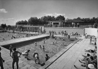 Tulette.- La piscine.