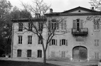 Allex. - Façade est du château de l'Isle.