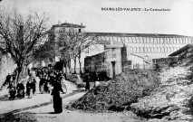 Bourg-lès-Valence.- Sortie des ouvriers de la Cartoucherie.