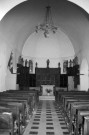 Le Pègue.- La nef et le chœur de l'église Saint-Marcel.