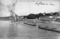 Péniches remorquées remontant le Rhône.