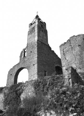 La Bégude-de-Mazenc. - Le beffroi de l'ancien village Châteauneuf-de-Mazenc.