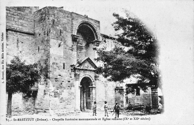 L'église Saint-Restitut.