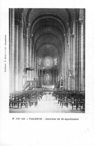 L'intérieur de la cathédrale Saint-Apollinaire.