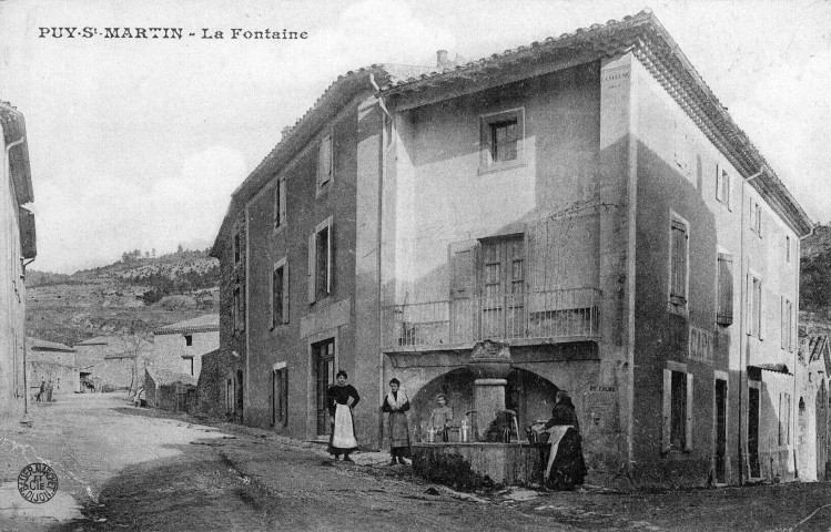 La fontaine Grande Rue.