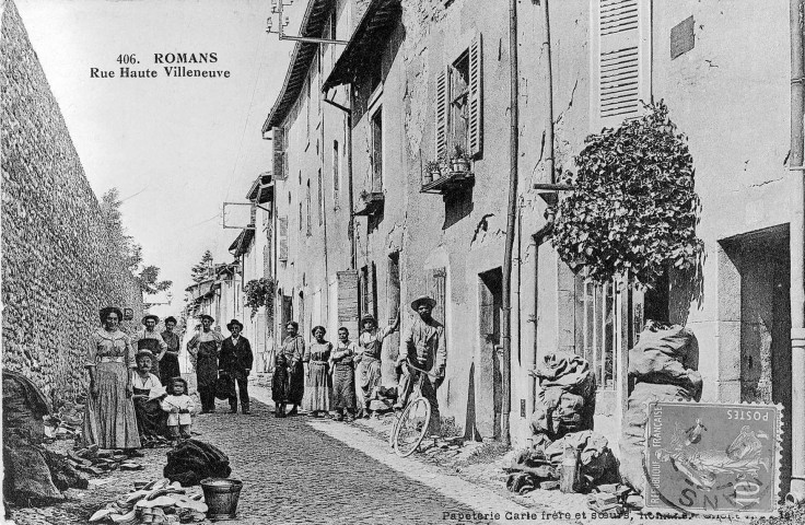 Romans-sur-Isère.- Personnages rue Haute Villeneuve.