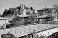 Grâne. - Pont sur la Grenette et le village.