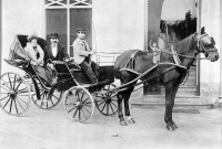 Iran. - Mr et Me Terrail en voyage en Perse.