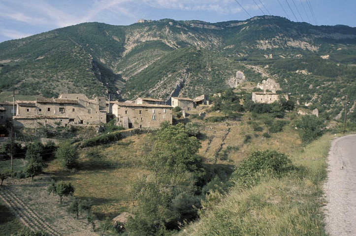 Saint-Benoît-en-Diois.- Vue du village.