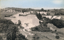 Les carrières de terre blanche réfractaire.