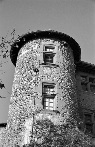 Châtillon-Saint-Jean. - La tour sud-est du château Bady.