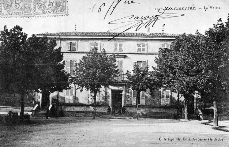 La place de la mairie.