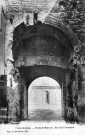 La porte Saint-Marcel est un ancien arc de triomphe romain dédié à Mars.