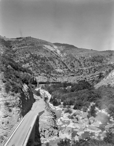 Saint-Benoît-en-Diois.- Les gorges de l'Escharis.