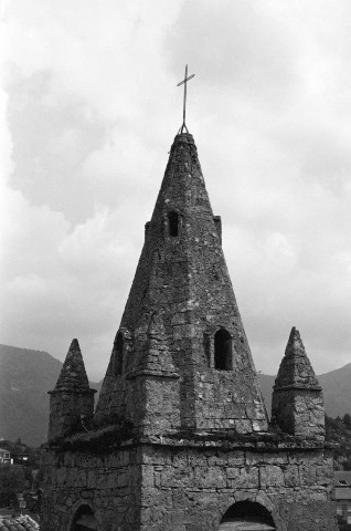 La Chapelle-en-Vercors.- Détail du clocher, face ouest, de l'église Assomption de Notre-Dame.