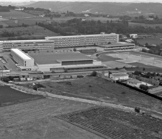 Vue aérienne du lycée technique.