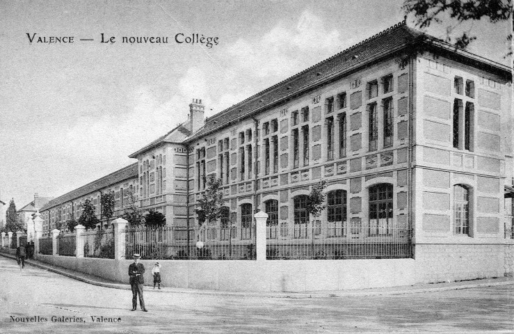 Le collège Émile Loubet.