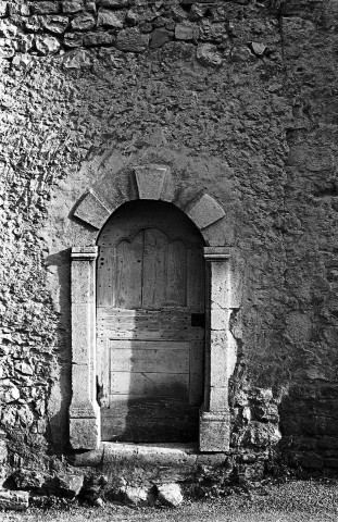 Pontaix. - Le porche du clocher du temple.